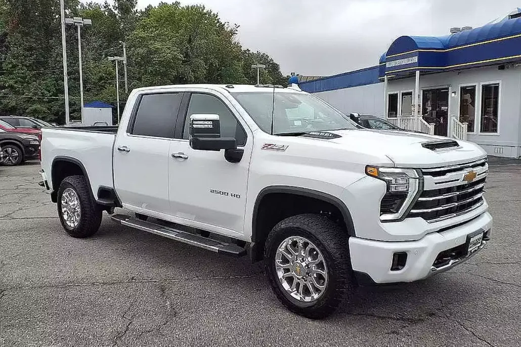 2025 Chevrolet Silverado 2500HD LTZ photo 1