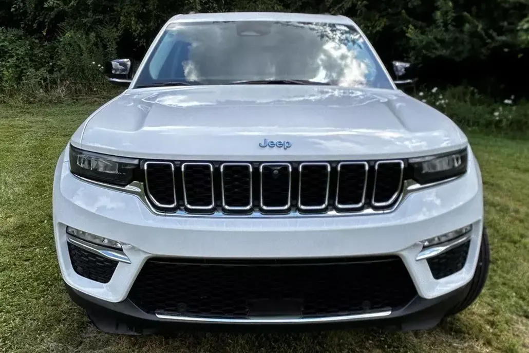 2024 Jeep Cherokee photo 1