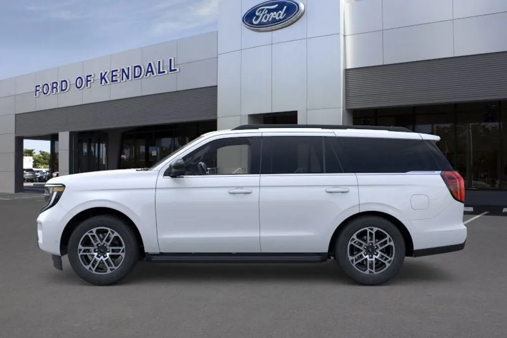 2025 Ford Expedition photo 1