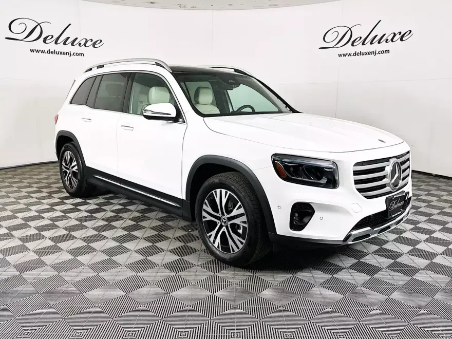 2024 Mercedes Benz GLB 250 4MATIC photo 1