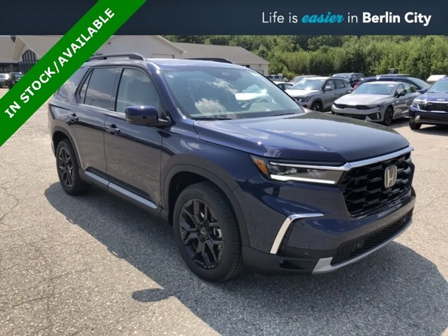 2025 Honda Pilot Touring photo 1
