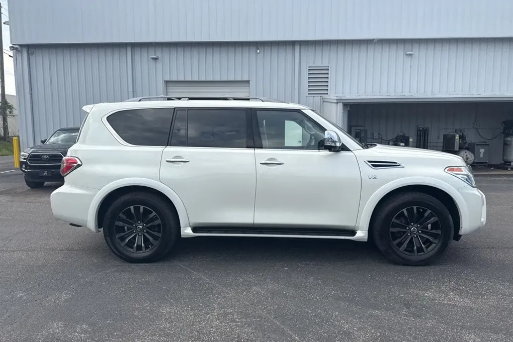 2019 Nissan Armada Platinum photo 1
