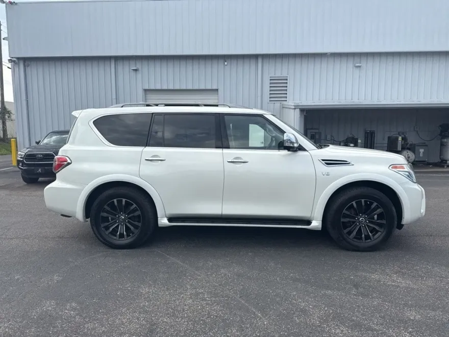 2019 Nissan Armada Platinum photo 1