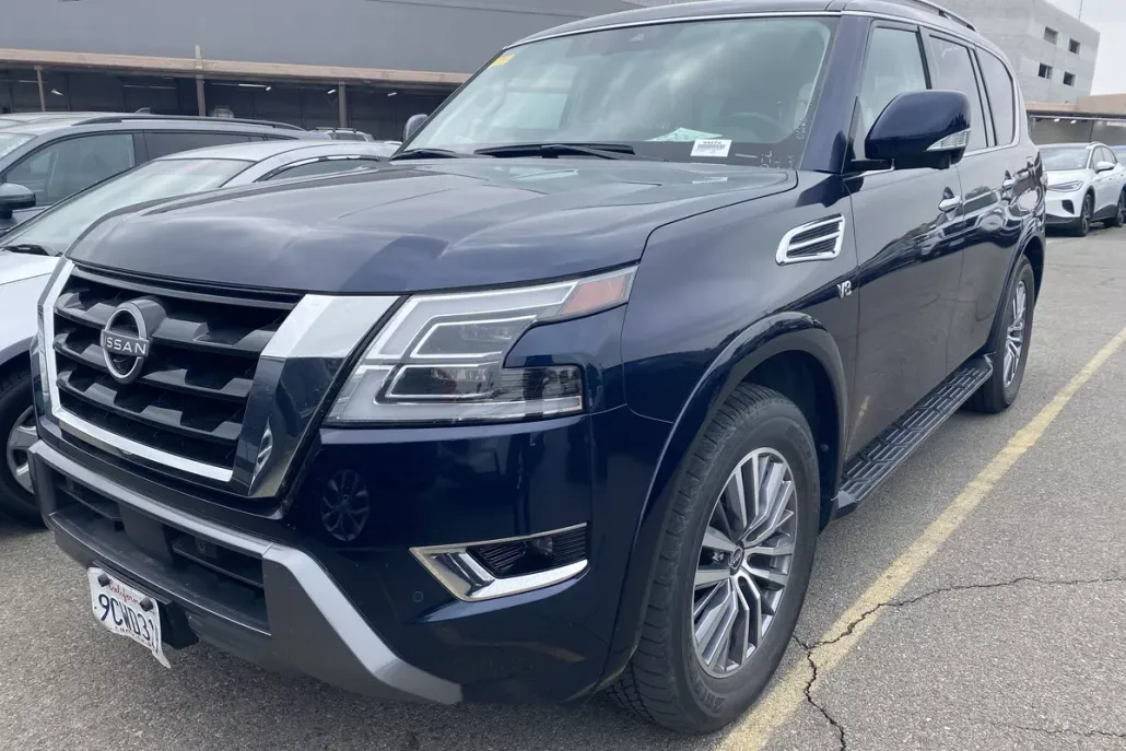 2022 Nissan Armada SL photo 1