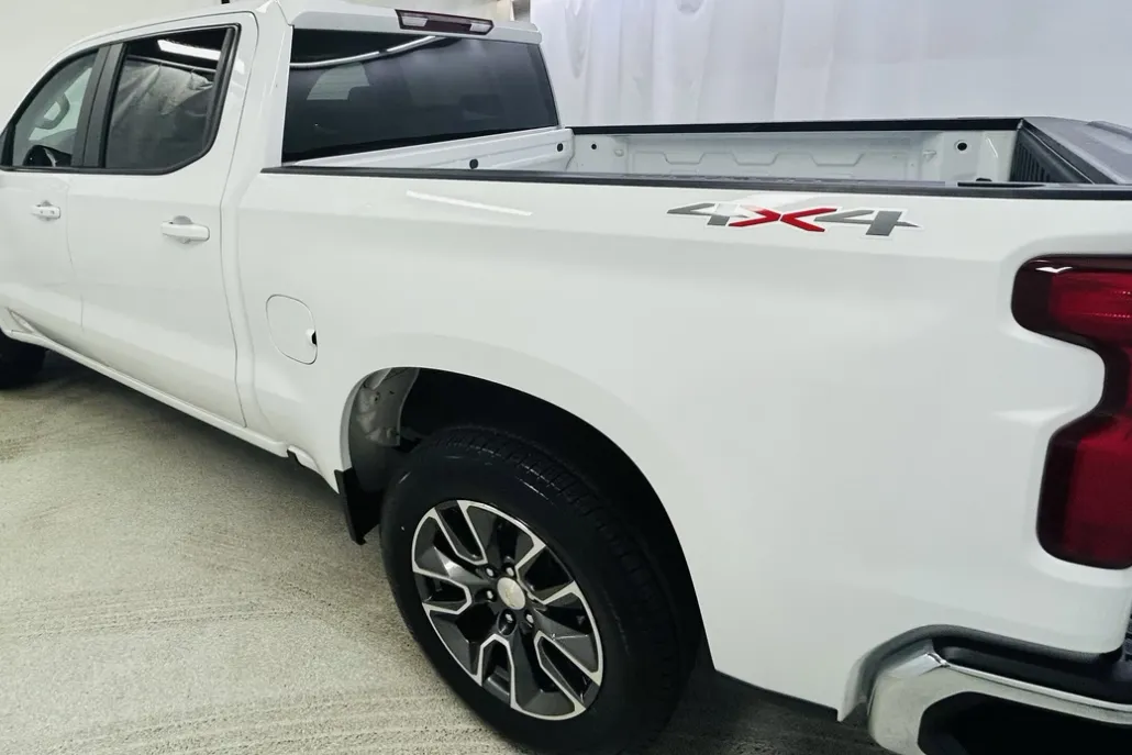 2022 Chevrolet Silverado 1500 LT photo 1