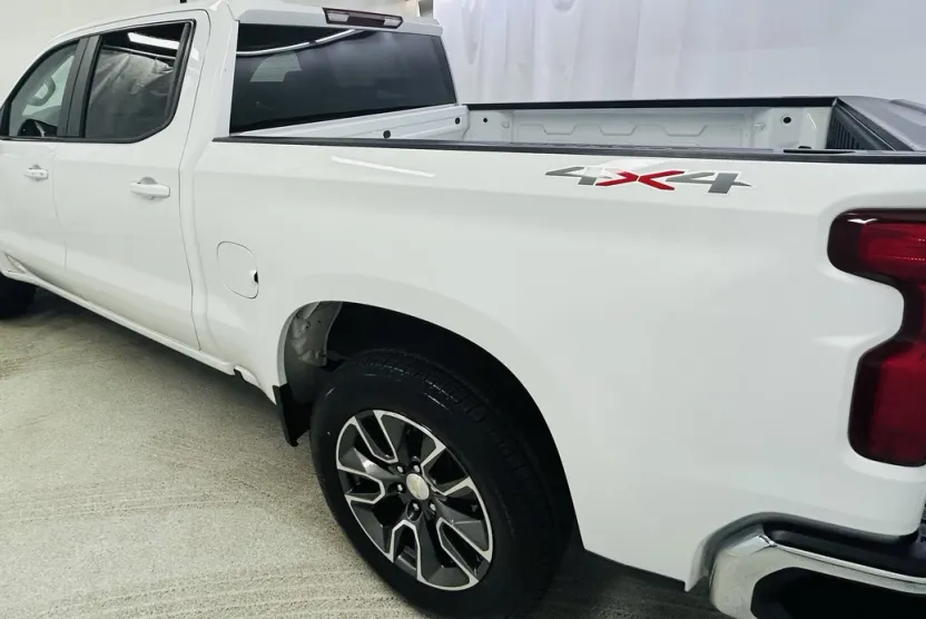 2022 Chevrolet Silverado 1500 LT photo 1