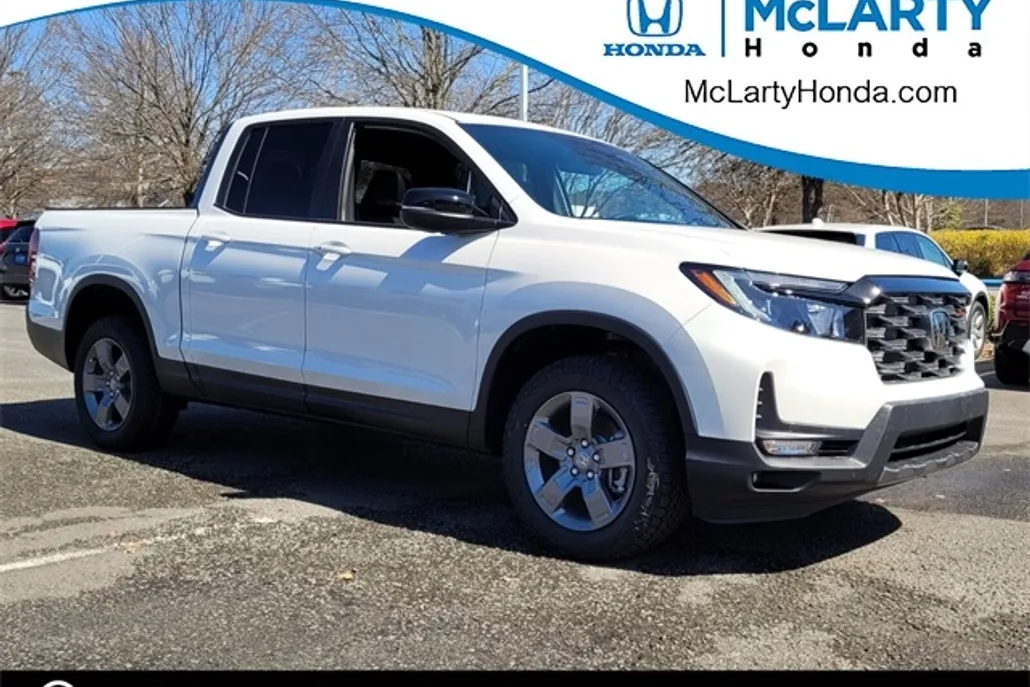 2025 Honda Ridgeline TrailSport photo 1