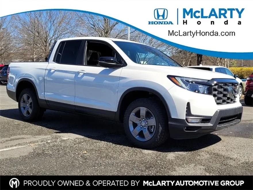 2025 Honda Ridgeline TrailSport photo 1