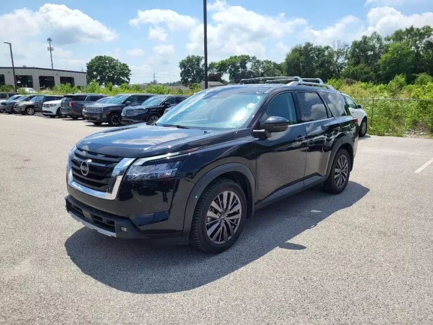 2022 Nissan Pathfinder SL photo 1