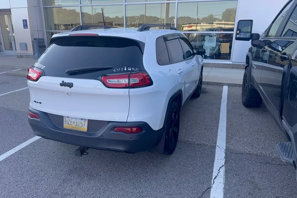 2016 Jeep Cherokee Latitude photo 1