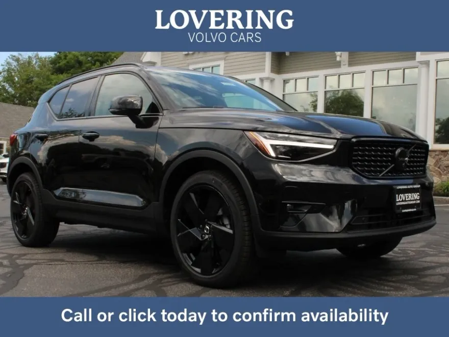2026 Volvo XC40 photo 1