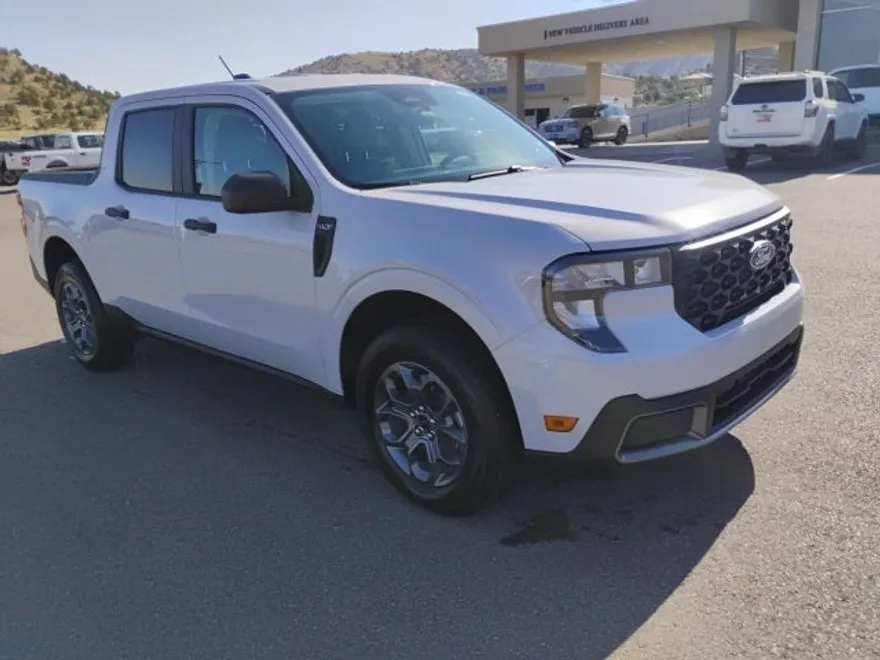 2025 Ford Maverick XLT photo 1