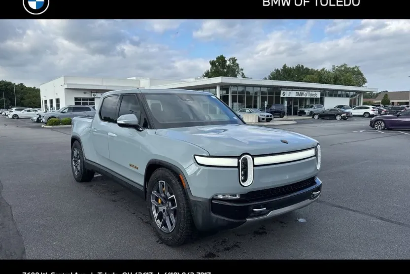 2022 Rivian R1T Launch Edition photo 1
