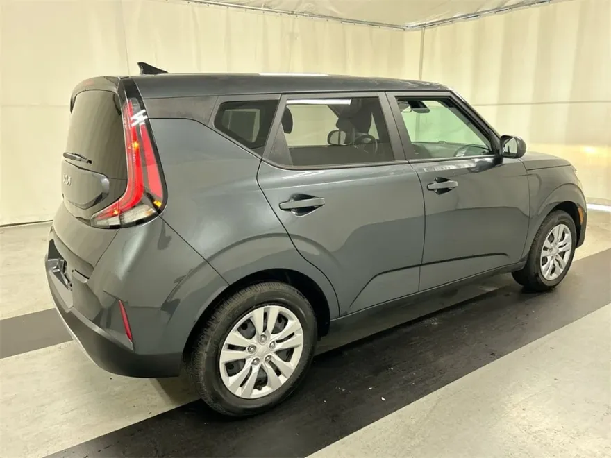 2023 Kia Soul LX photo 1