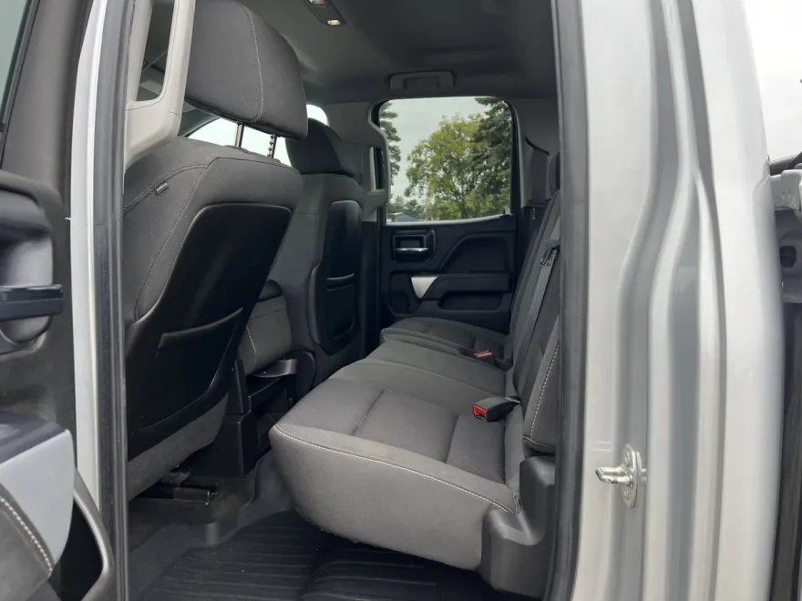 2015 Chevrolet Silverado 1500 LT photo 1
