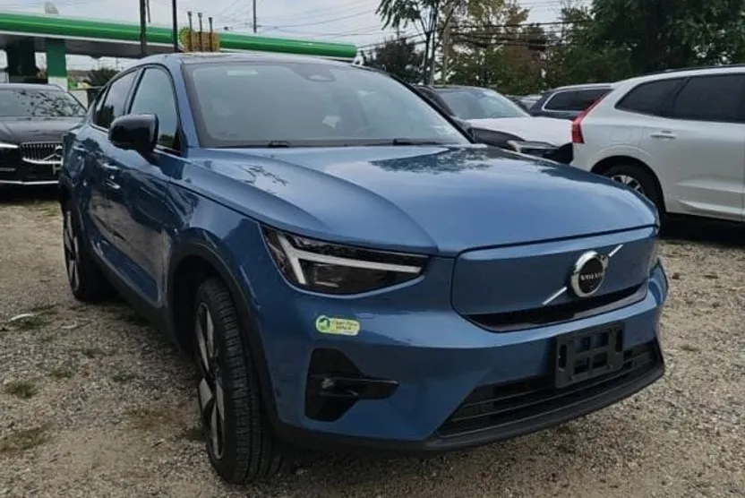 2023 Volvo C40 Recharge Ultimate photo 1