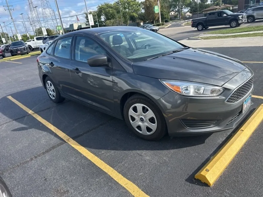 2018 Ford Focus S photo 1