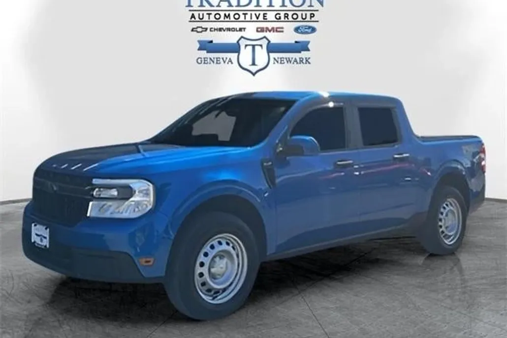 2022 Ford Maverick XLT photo 1