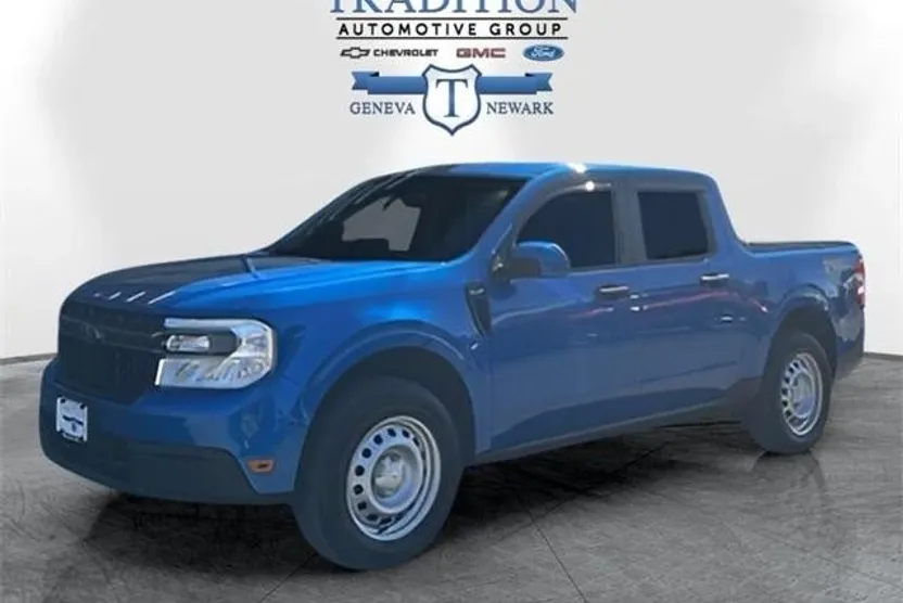 2022 Ford Maverick XLT photo 1
