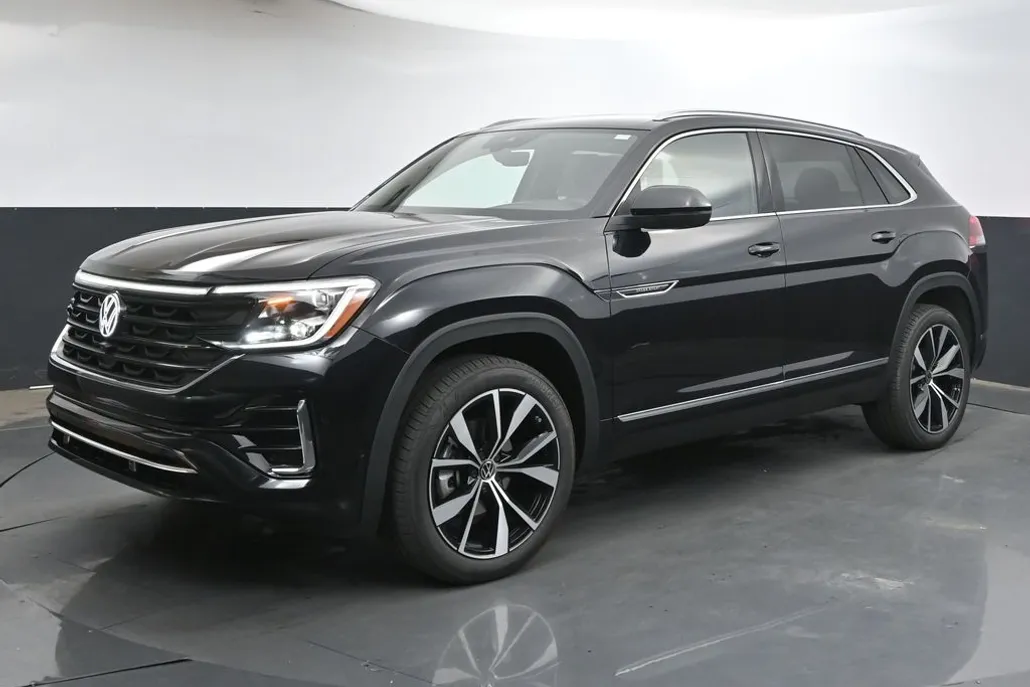 2026 Volkswagen Atlas Cross Sport SEL Premium R-Line photo 1