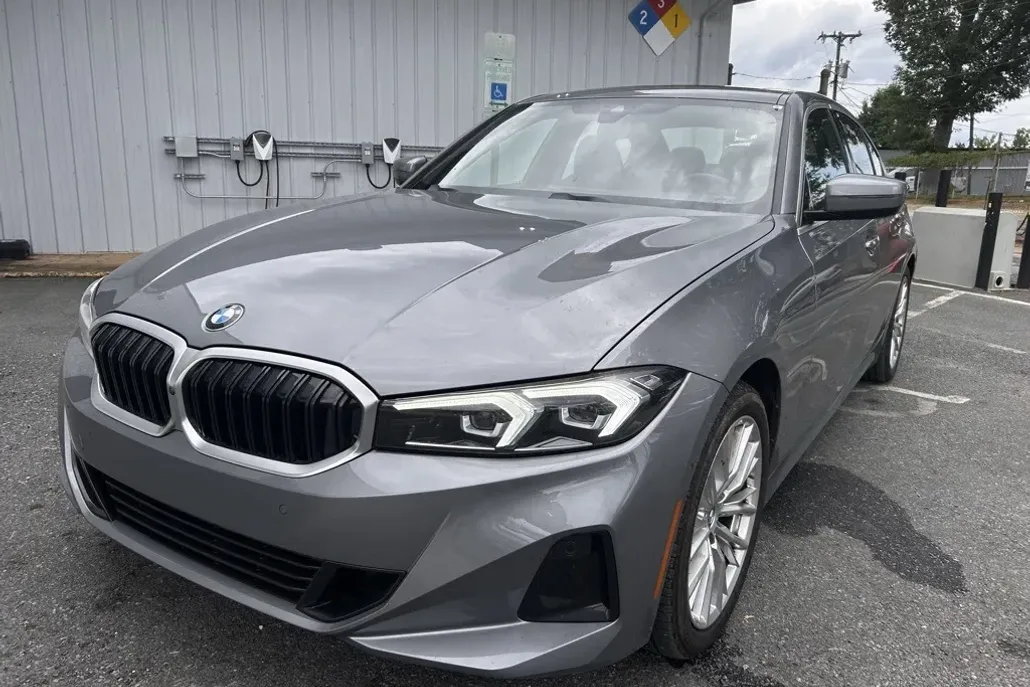 2024 Bmw 330i photo 1