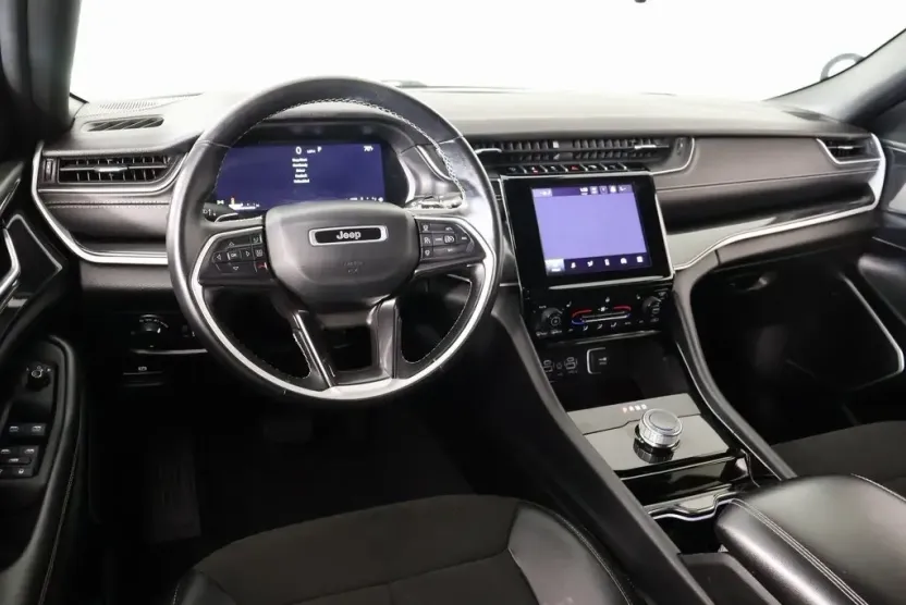 2021 Jeep Grand Cherokee Altitude photo 1