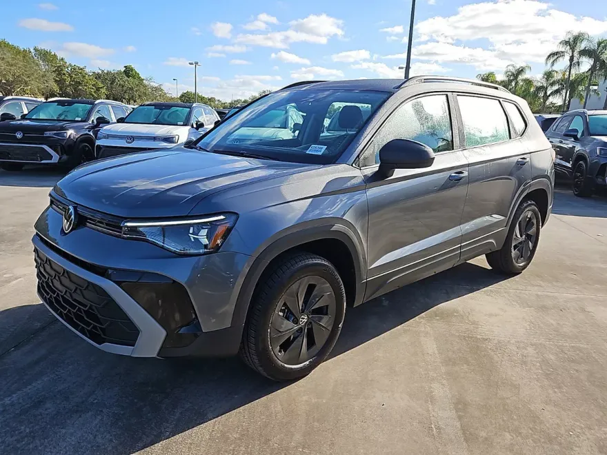 2025 Volkswagen Taos S photo 1