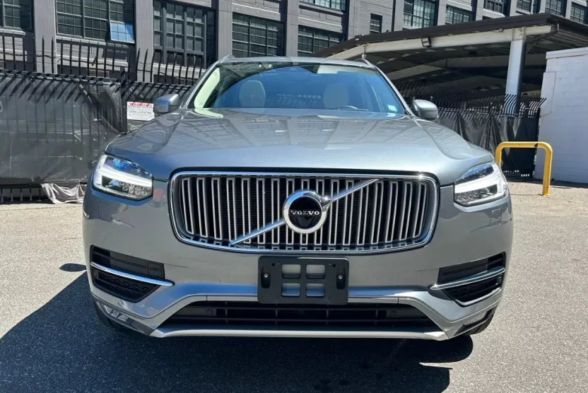 2019 Volvo XC90 T6 Inscription photo 1
