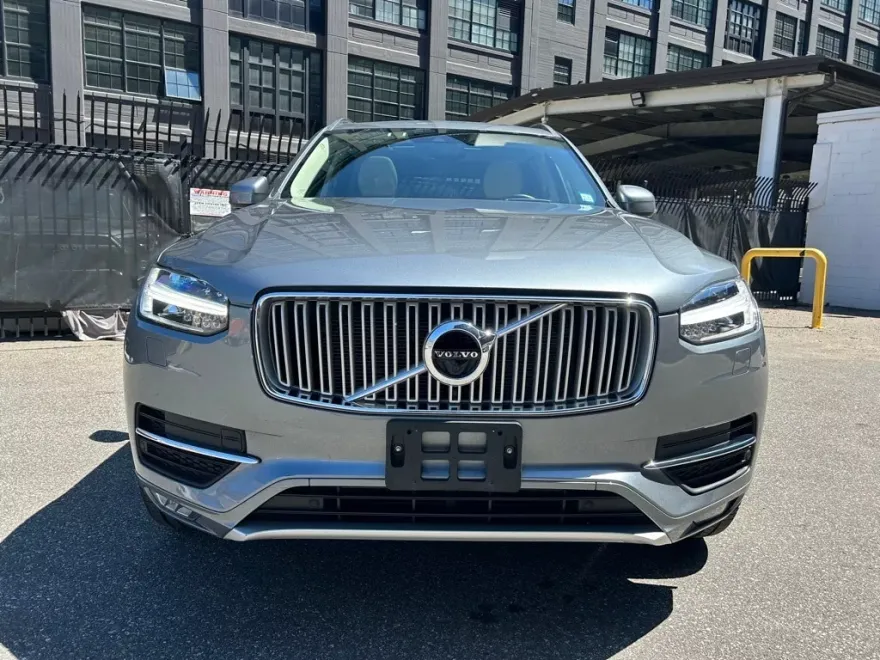 2019 Volvo XC90 T6 Inscription photo 1