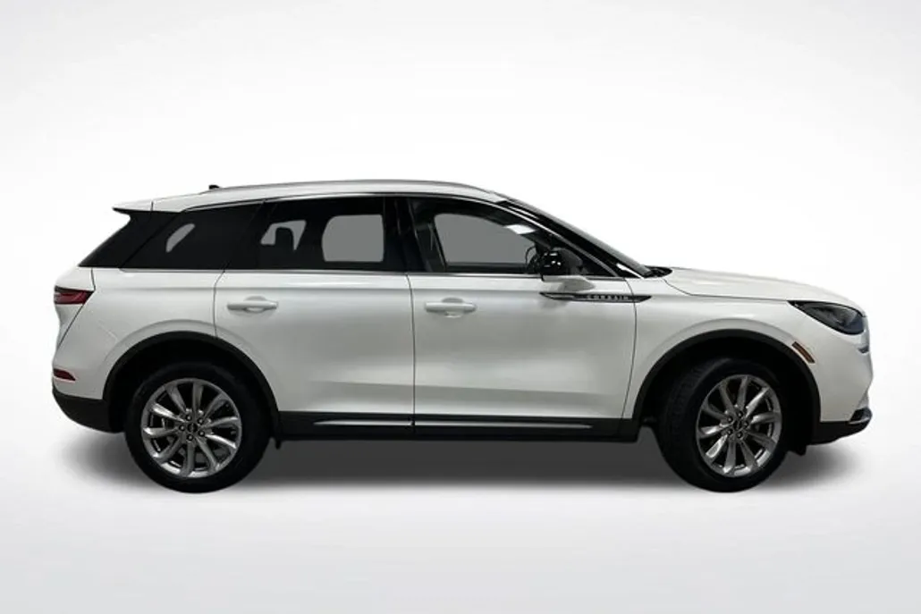 2022 Lincoln Corsair Standard photo 1