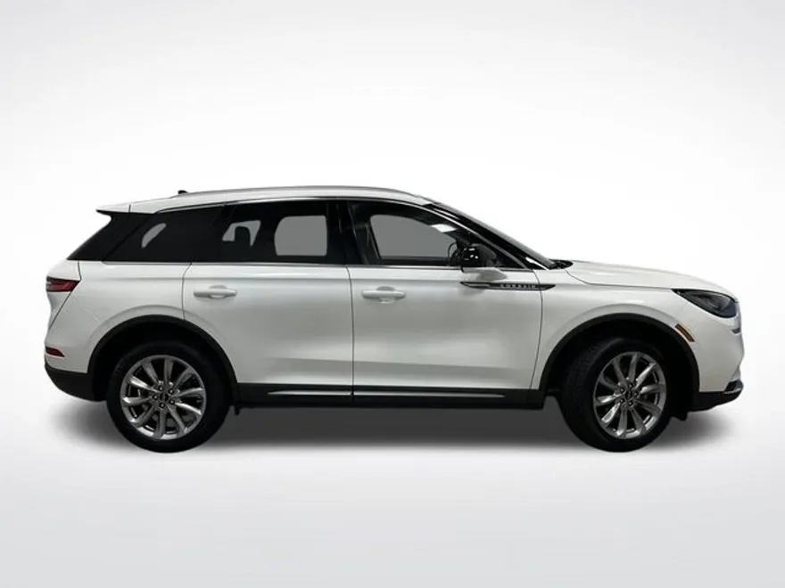 2022 Lincoln Corsair Standard photo 1