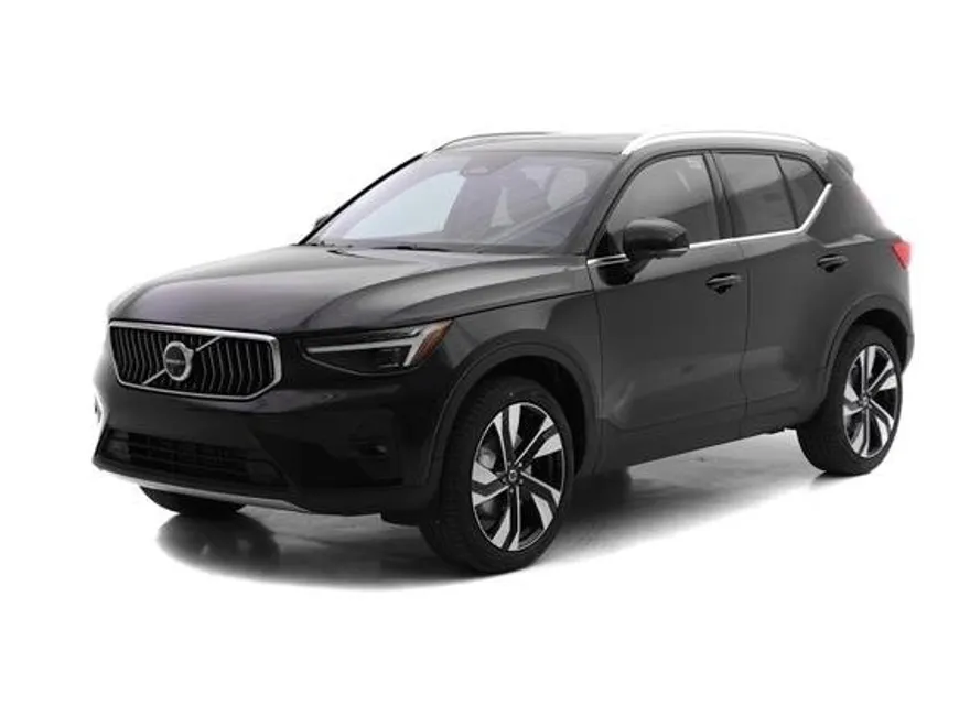 2025 Volvo XC40 AWD photo 1