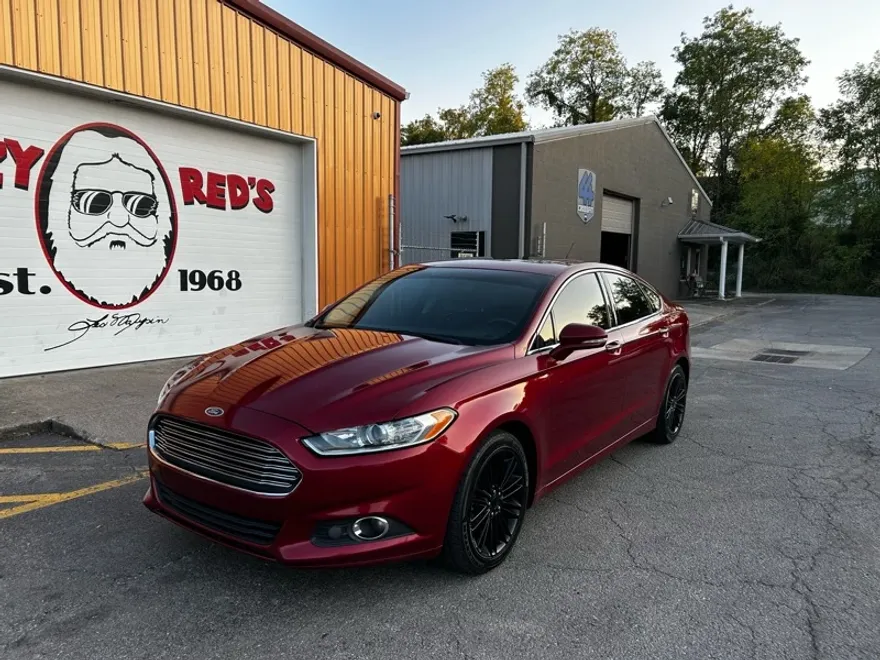 2016 Ford Fusion SE photo 1