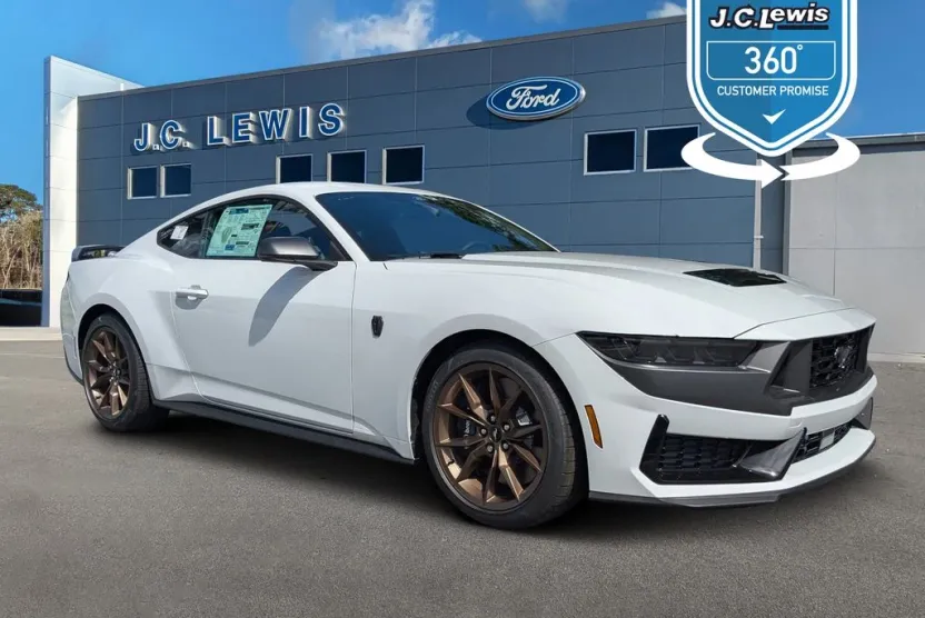 2025 Ford Mustang Dark Horse photo 1