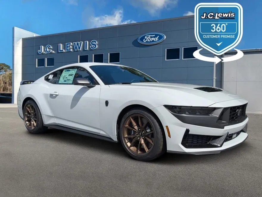2025 Ford Mustang Dark Horse photo 1