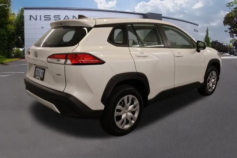 2023 Toyota Corolla Cross L photo 1