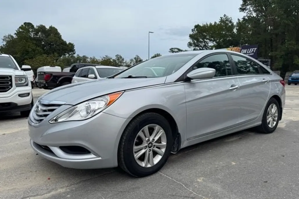 2011 Hyundai Sonata GLS photo 1