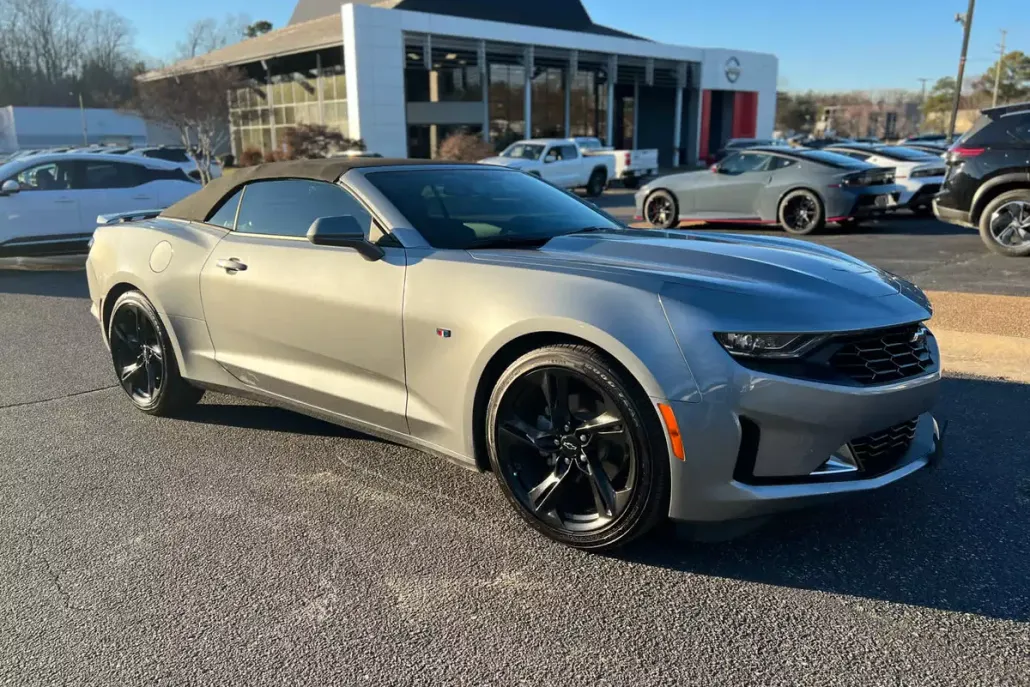 2023 Chevrolet Camaro 2LT photo 1