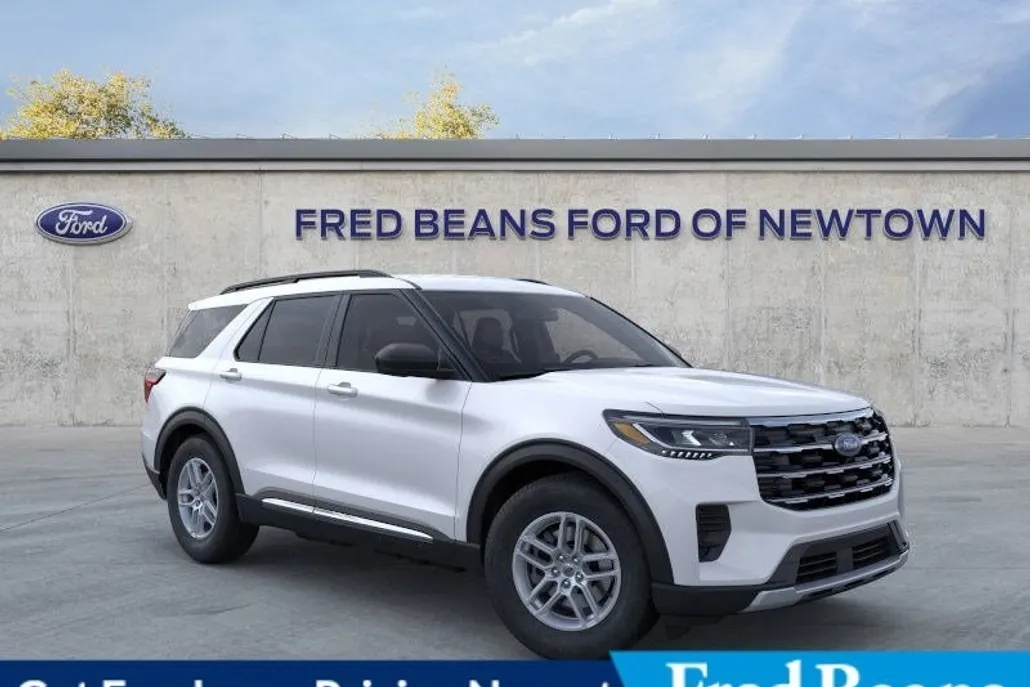 2025 Ford Explorer photo 1