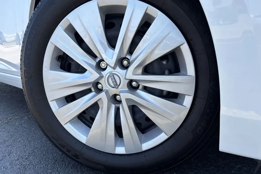 2025 Nissan Sentra S photo 1
