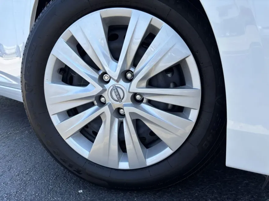 2025 Nissan Sentra S photo 1