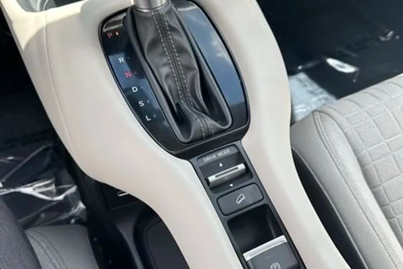 2024 Honda HR-V LX photo 1