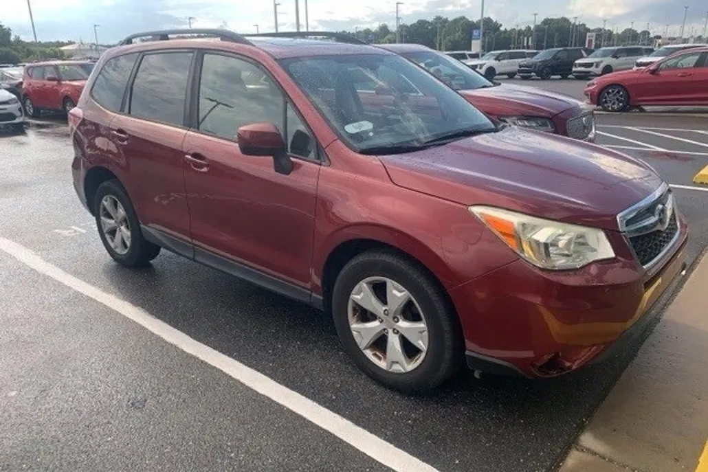 2016 Subaru Forester 2.5i Premium photo 1