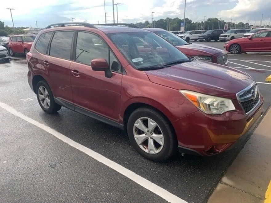 2016 Subaru Forester 2.5i Premium photo 1