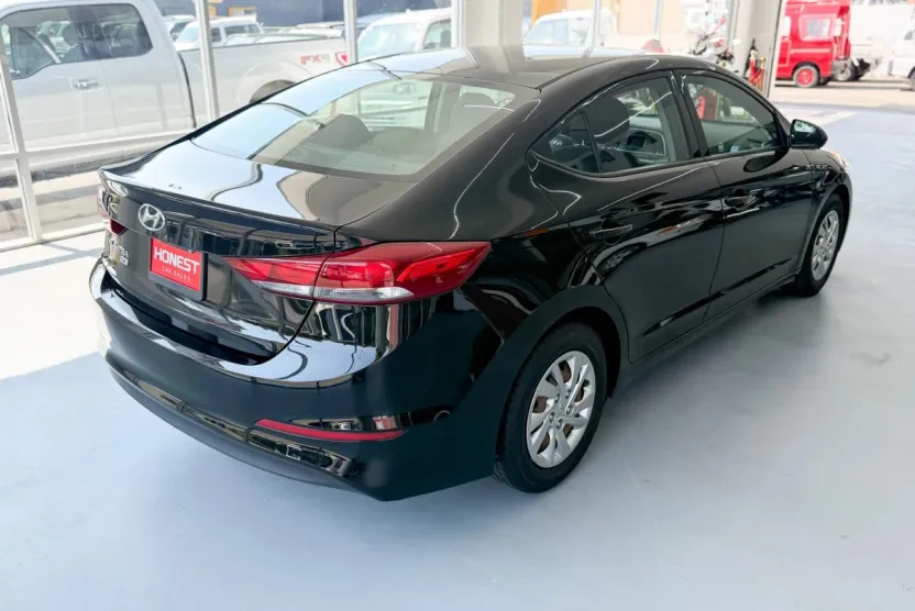 2018 Hyundai Elantra SE photo 1