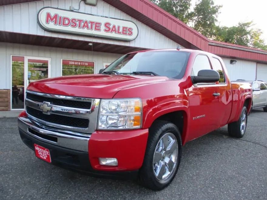 2011 Chevrolet Silverado 1500 LT photo 1