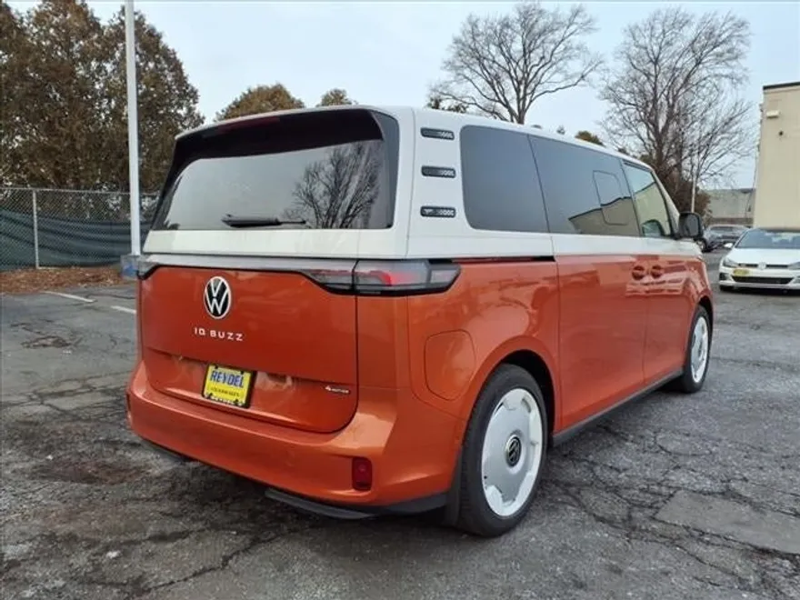2025 Volkswagen ID. Buzz photo 1