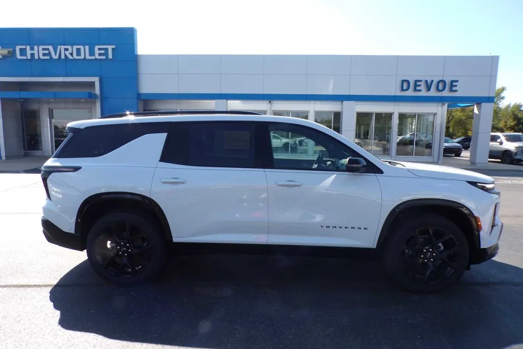 2026 Chevrolet Traverse RS photo 1