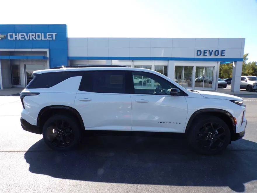 2026 Chevrolet Traverse RS photo 1