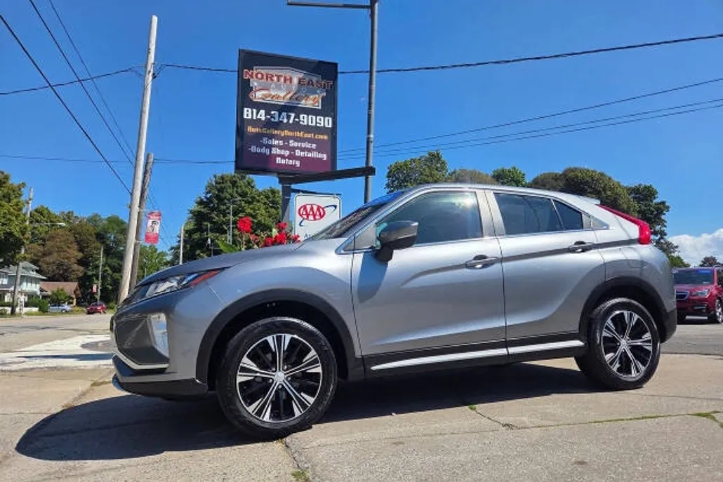 2020 Mitsubishi Eclipse Cross SE photo 1